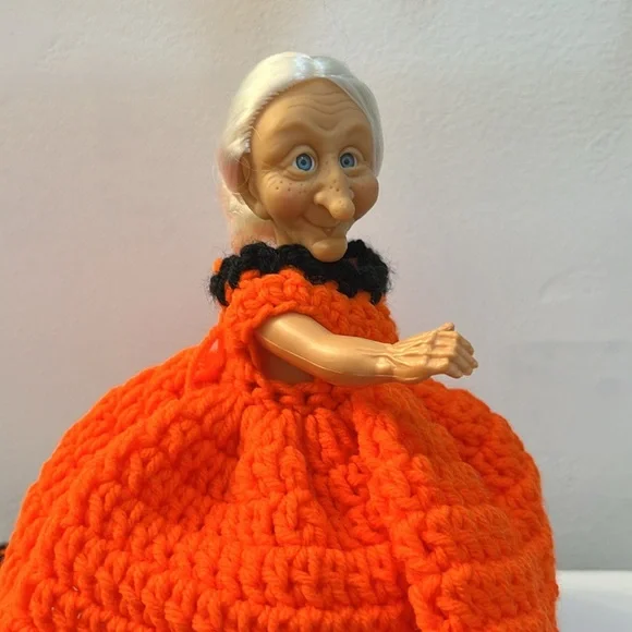 Vintage Hand crocheted Witch toilet paper cover | Halloween | Fall Decor | BX24 - Picture 8 of 9